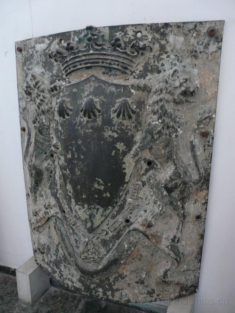 P1060717.JPG - Arms in Bronze - Italian Battleship Conte Di Cavour