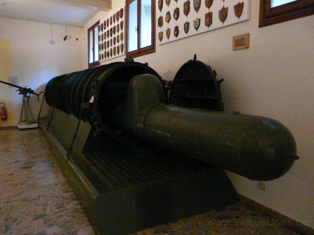 P1060726.JPG - Waterproof container for human torpedo