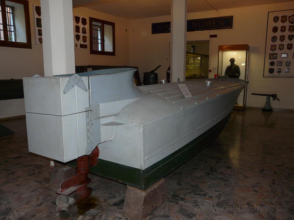 P1060728.JPG - Explosive motorboat MT (Motoscafo da Turismo) also known as barchino